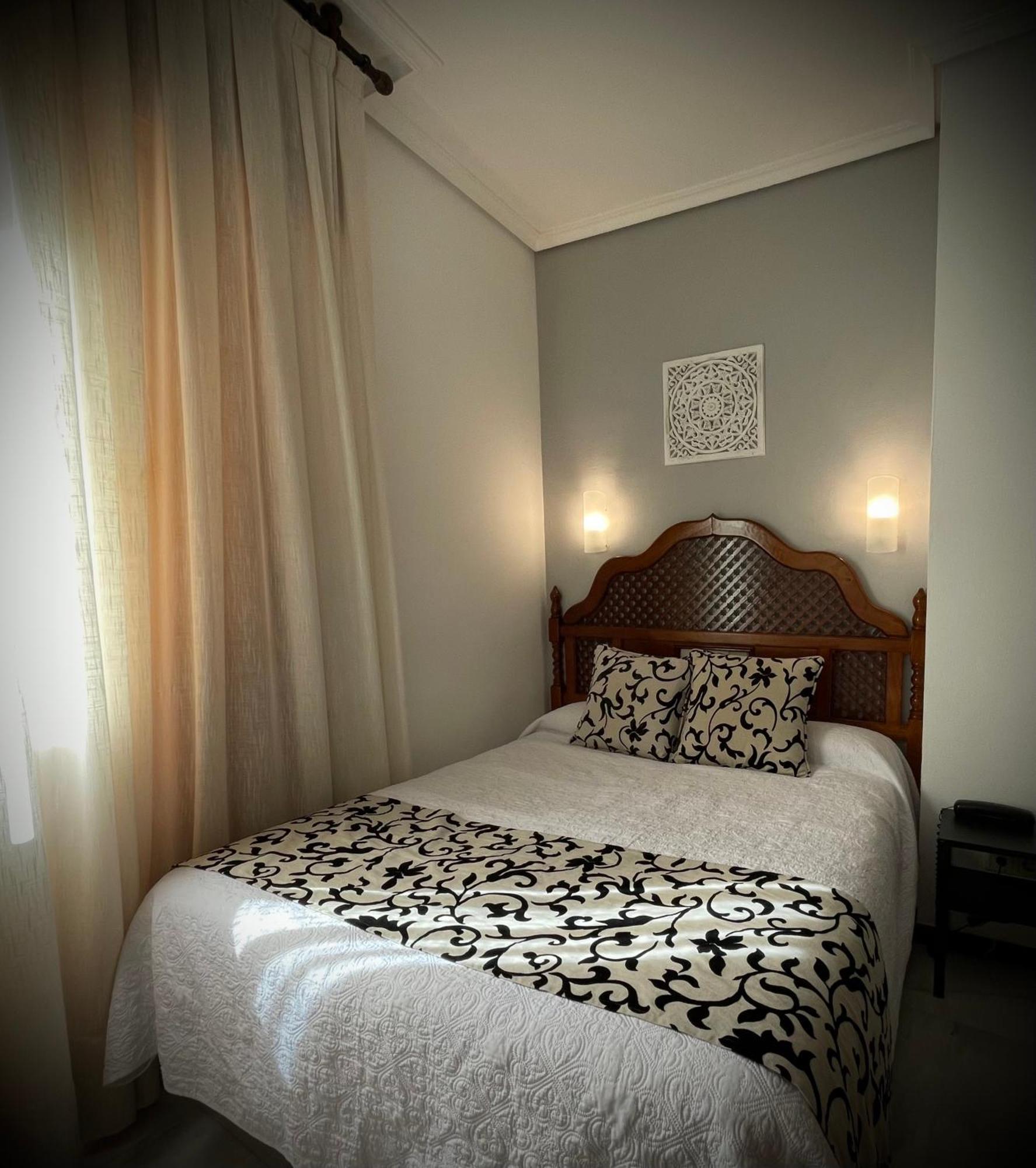 Hotel Los Omeyas Cordoba Ngoại thất bức ảnh